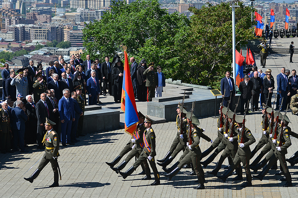 Победа ереван. С днём Победы 9 мая Армения. Парад Победы в Ереване. Армения 9 мая Шуши. Парад в Армении 9 мая.