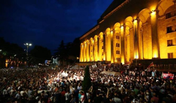 АРМЕНИЯ: Граждан Армении среди пострадавших и задержанных в Тбилиси нет