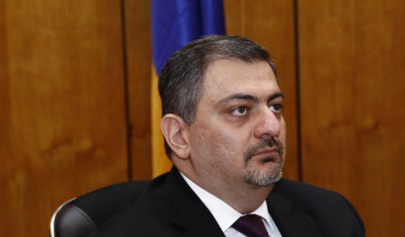 АРМЕНИЯ: Бывший вице-премьер Армении прокомментировал решение о повышении минимальной зарплаты