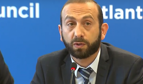 Арарат Мирзоян призвал США не давить на Армению из-за санкций в отношении Ирана