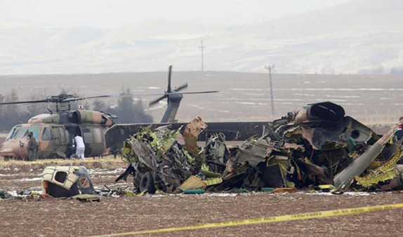 Ուղղաթիռը ղեկավարում էր փորձառու սպան, պայթյունի պահին 2 ուղևորները բարձրությունից ընկել են. ողջ մնացածները պատմում են Ադրբեջանում կործանված ուղղաթիռի մասին