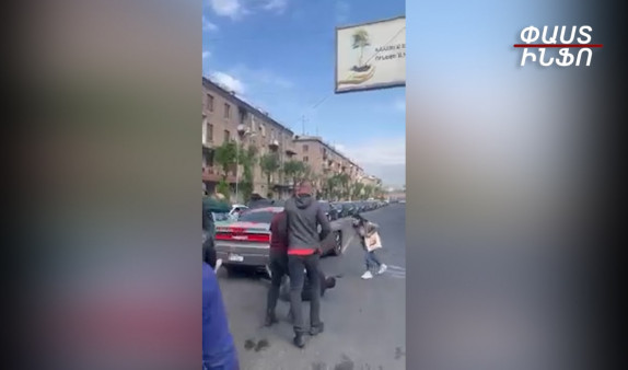 Տեսանյութ. Ակցիայի մասնակցին դիտավորությամբ վրաերթի ենթարկած վարորդը հայտնաբերվել է և բաց է թողնվել