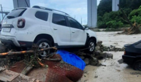 Կրասնոդարի երկրամասում երկու մեքենա է ընկել ծովը. 6 մարդ համարվում է անհետ կորած, նրանց թվում 3-ը՝ երեխա