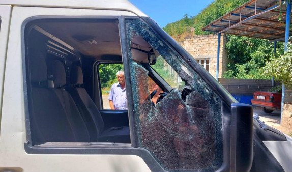 Ադրբեջանը կրկին կրակում է, վնասվել է քաղաքացիական ավտոմեքենա